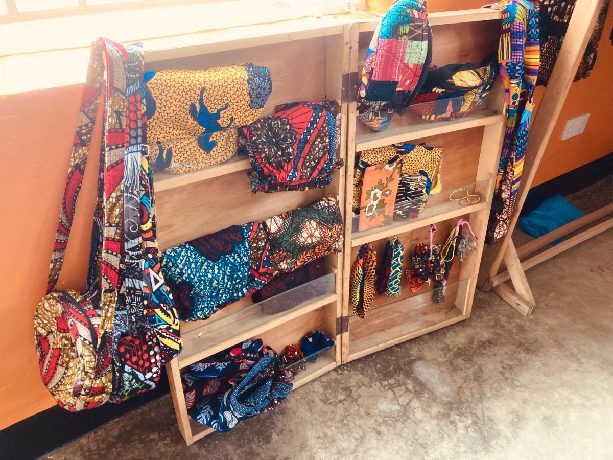 Yes Hostel Fort Portal Экстерьер фото