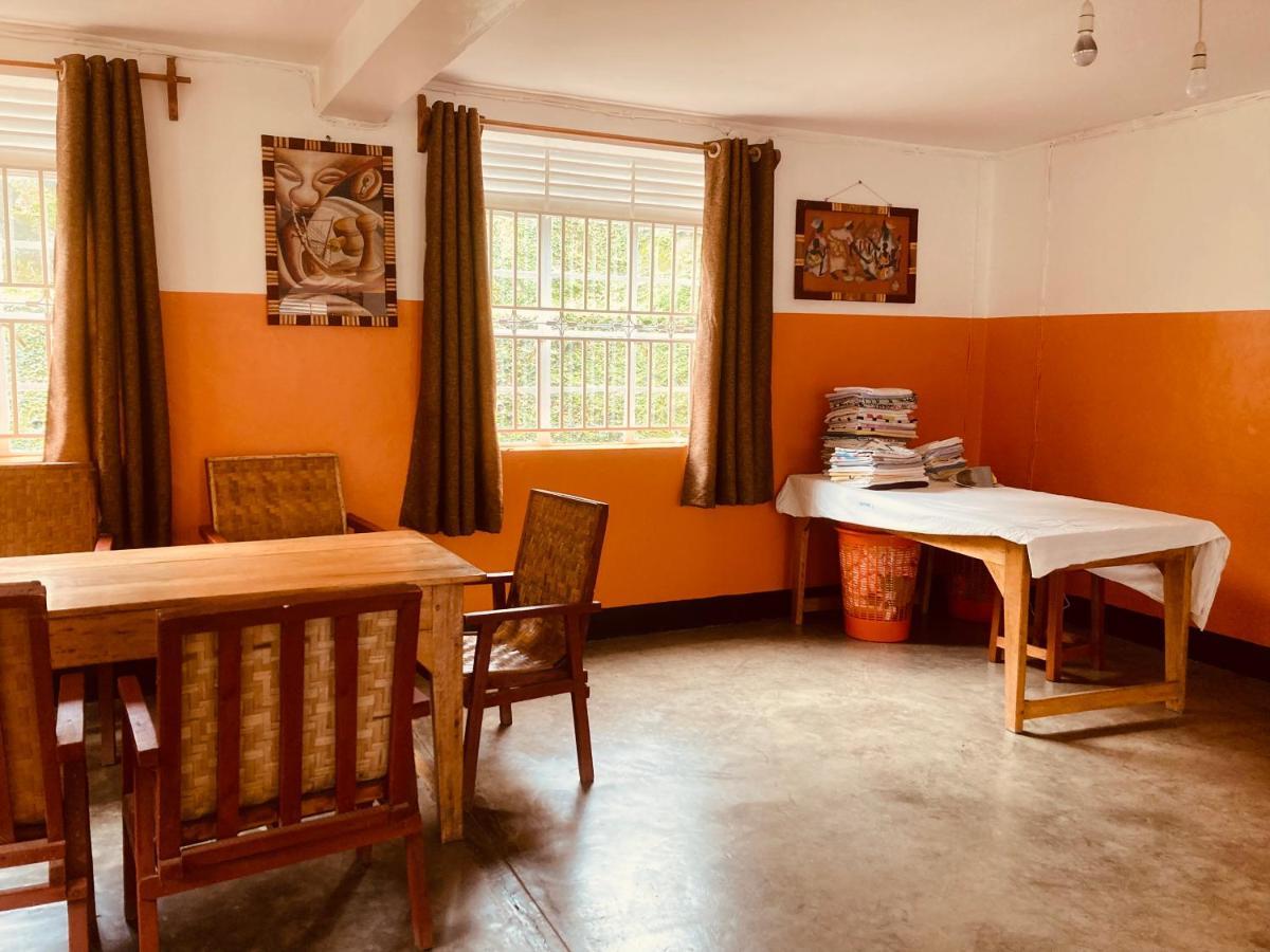 Yes Hostel Fort Portal Экстерьер фото