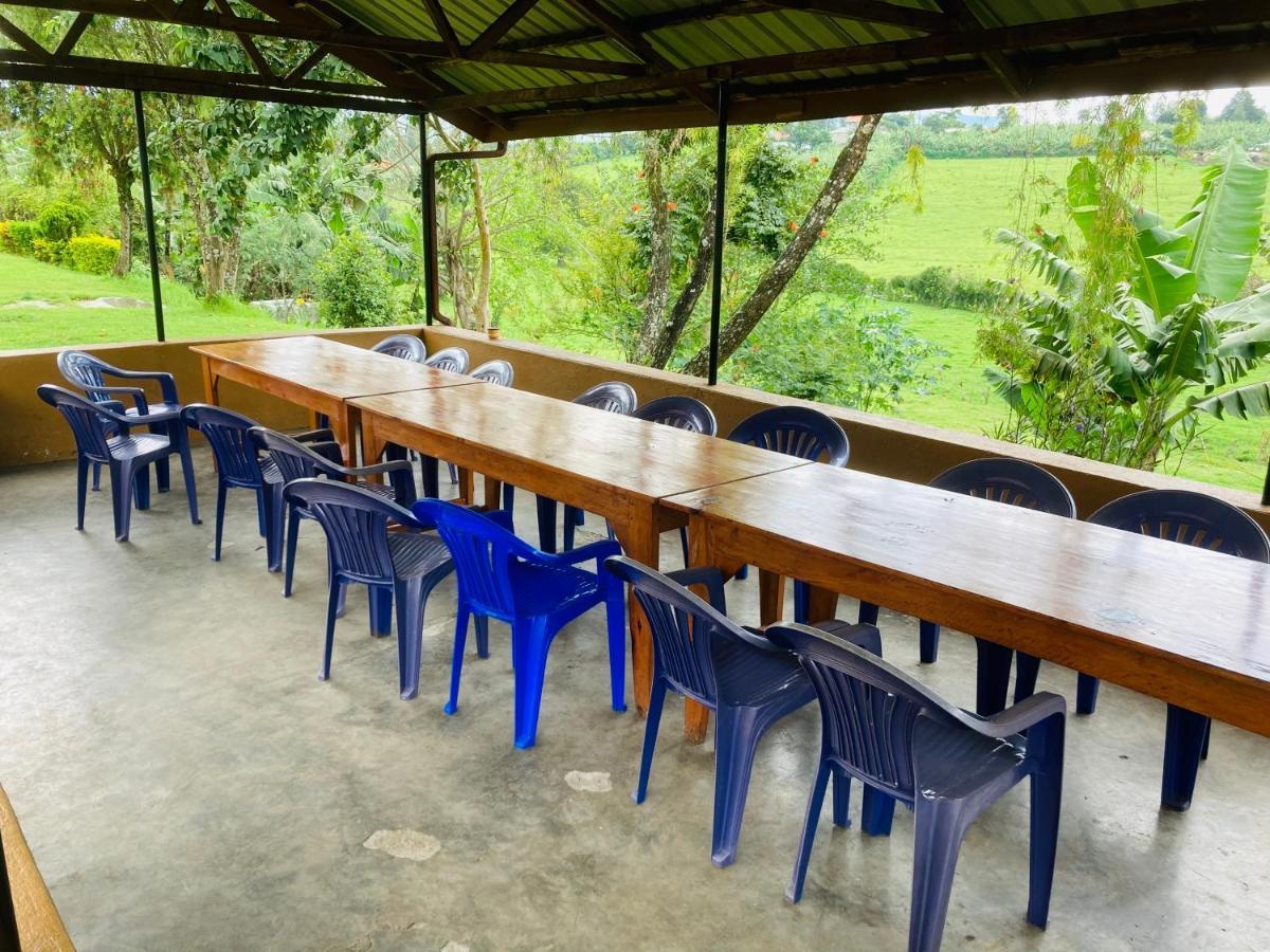 Yes Hostel Fort Portal Экстерьер фото